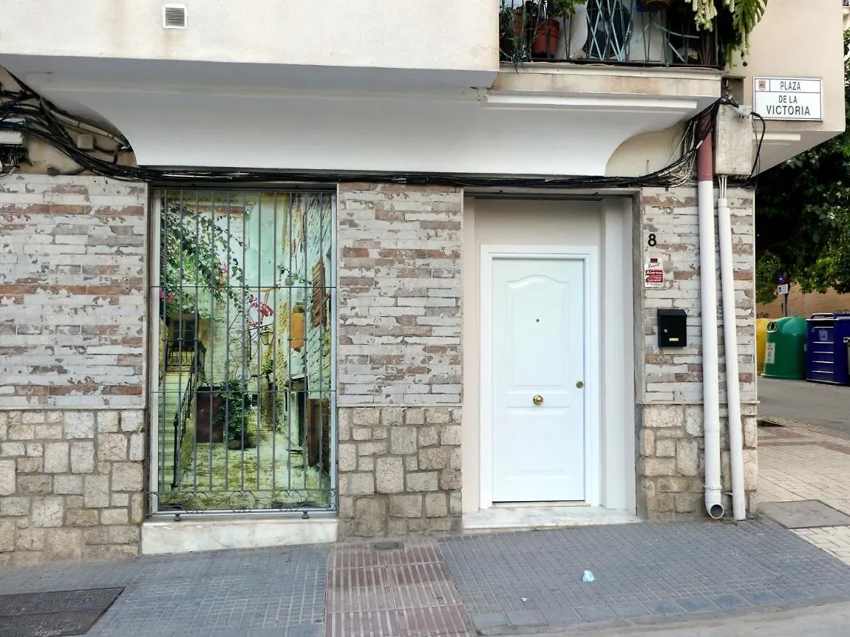 Encantador Bajo En Μάλαγα